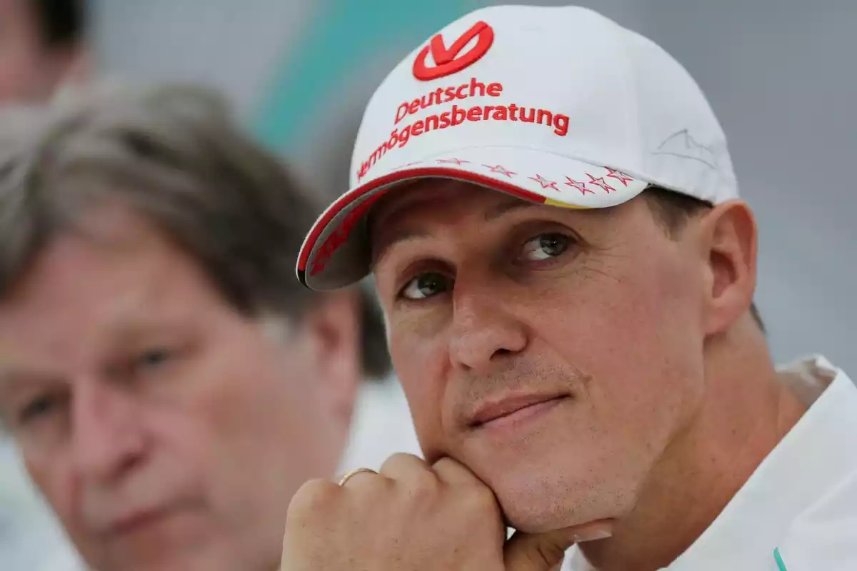 Michael Schumacher durante el anuncio de su retirada de la Fórmula Uno a finales de 2012