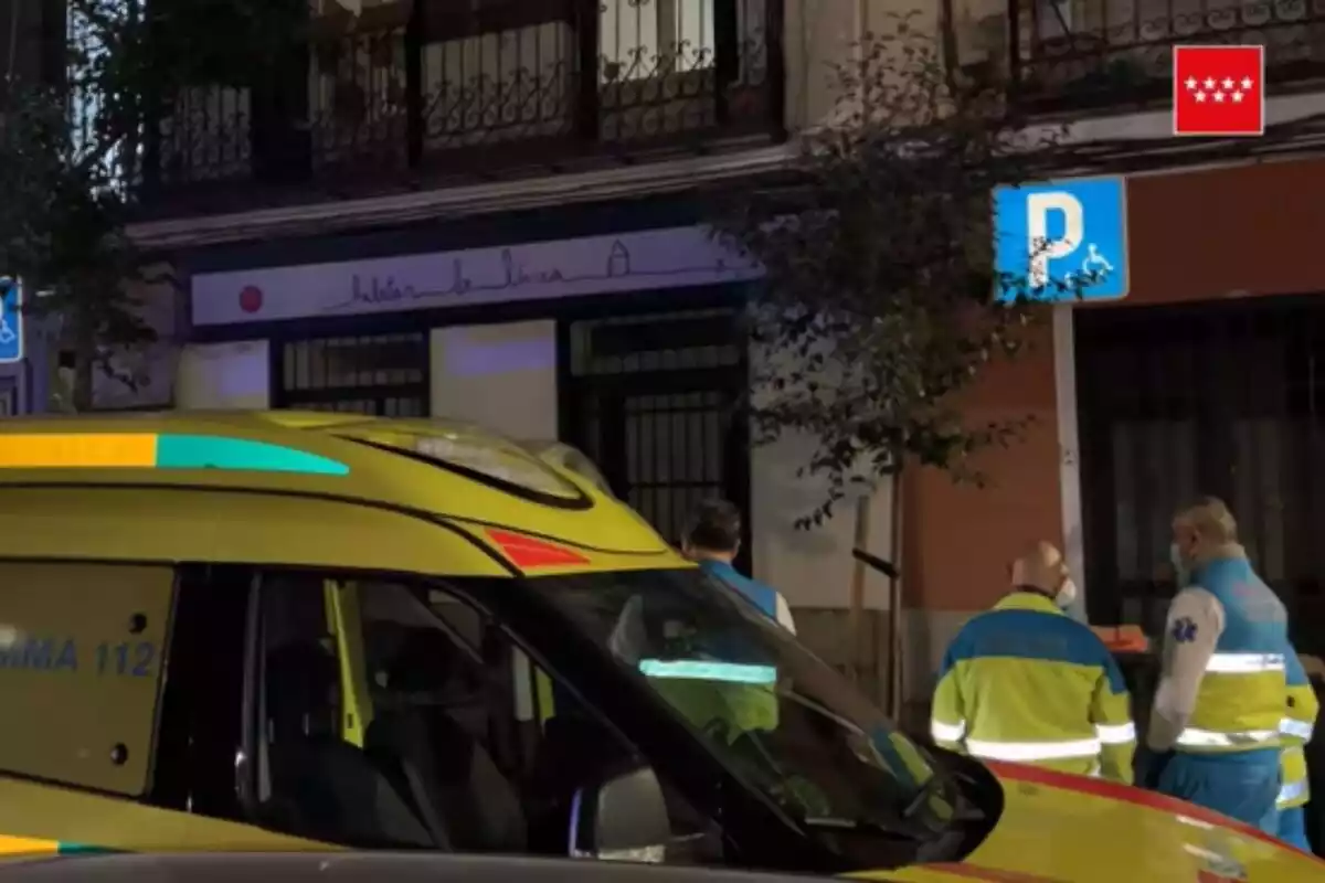 Ambulancia en la calle Amparo de Lavapiés, Madrid