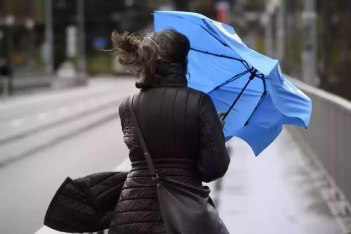Imagen de un temporal de lluvia y viento en España