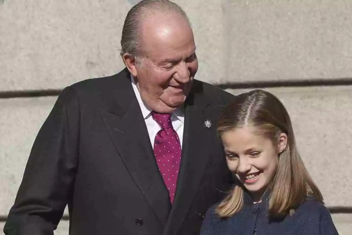 El rey emérito Don Juan Carlos y su nieta Leonor