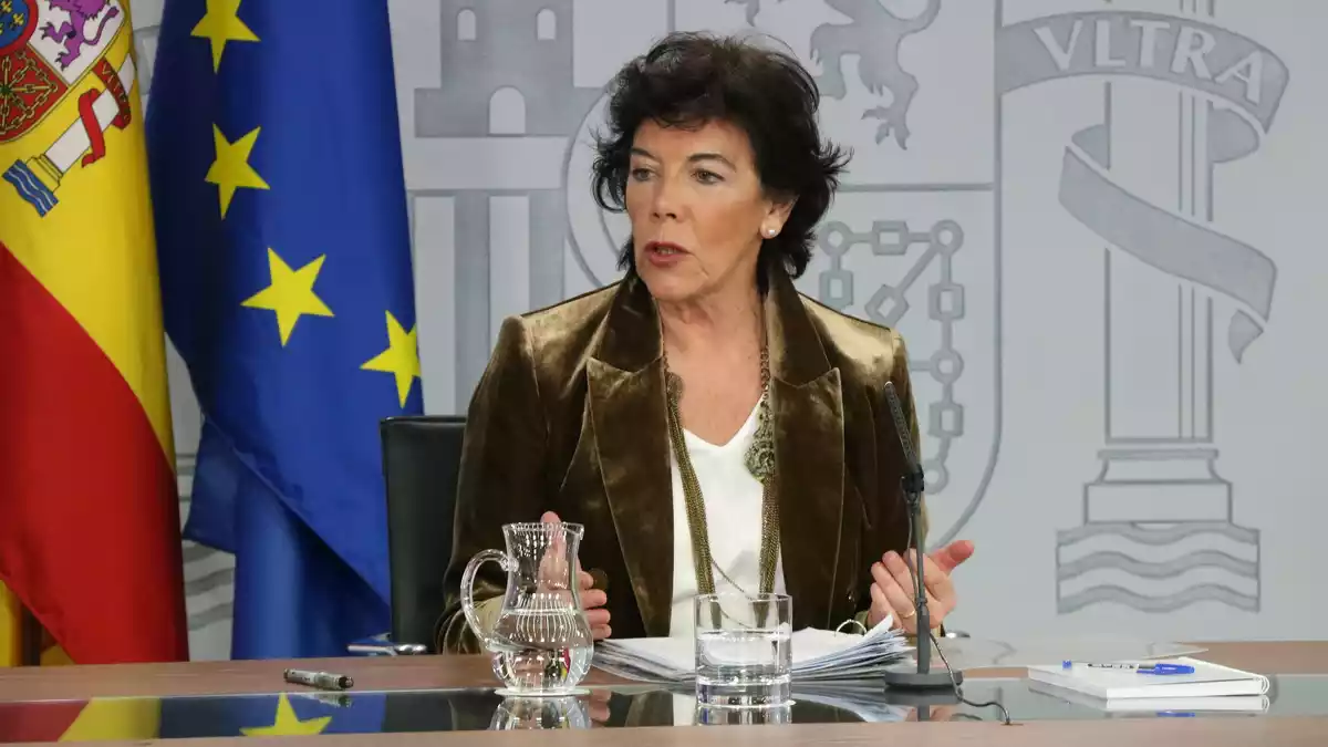 Isabel Celaá durant la roda de premsa posterior al Consell de Ministres